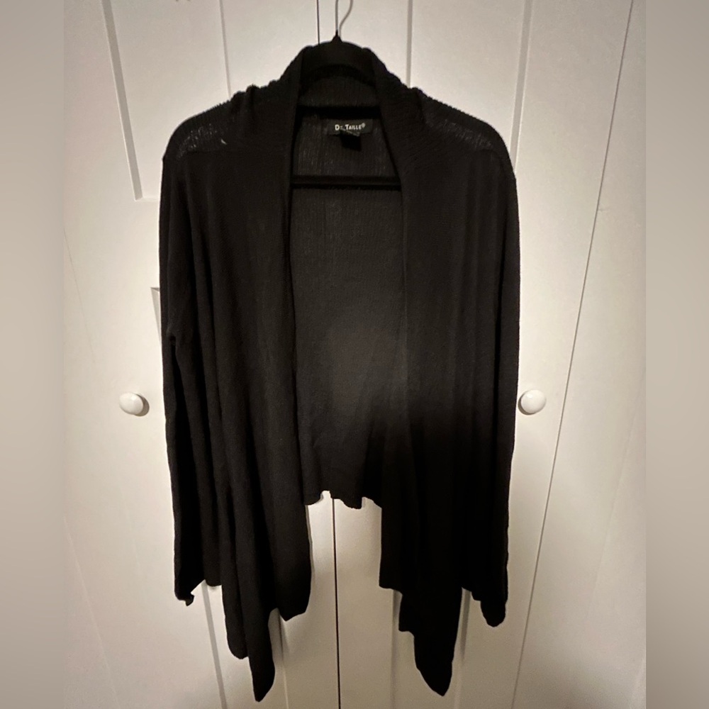 Elegant Black Linen Mix Cardigan by De Taille